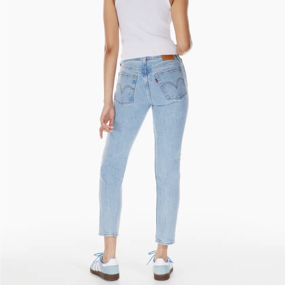 Levi’s Wedgie